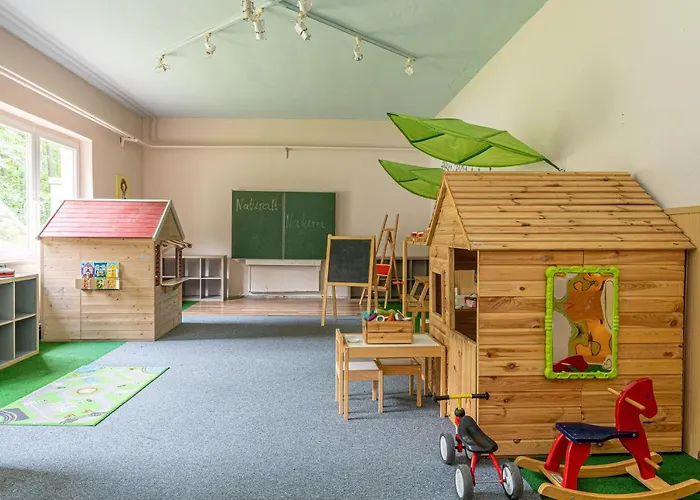 ホリデーパーク Natura - Am Grimnitzsee Schorfheide 3*