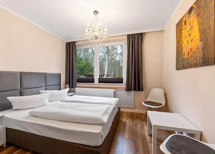 Natura - Am Grimnitzsee Schorfheide 假日公园 3*